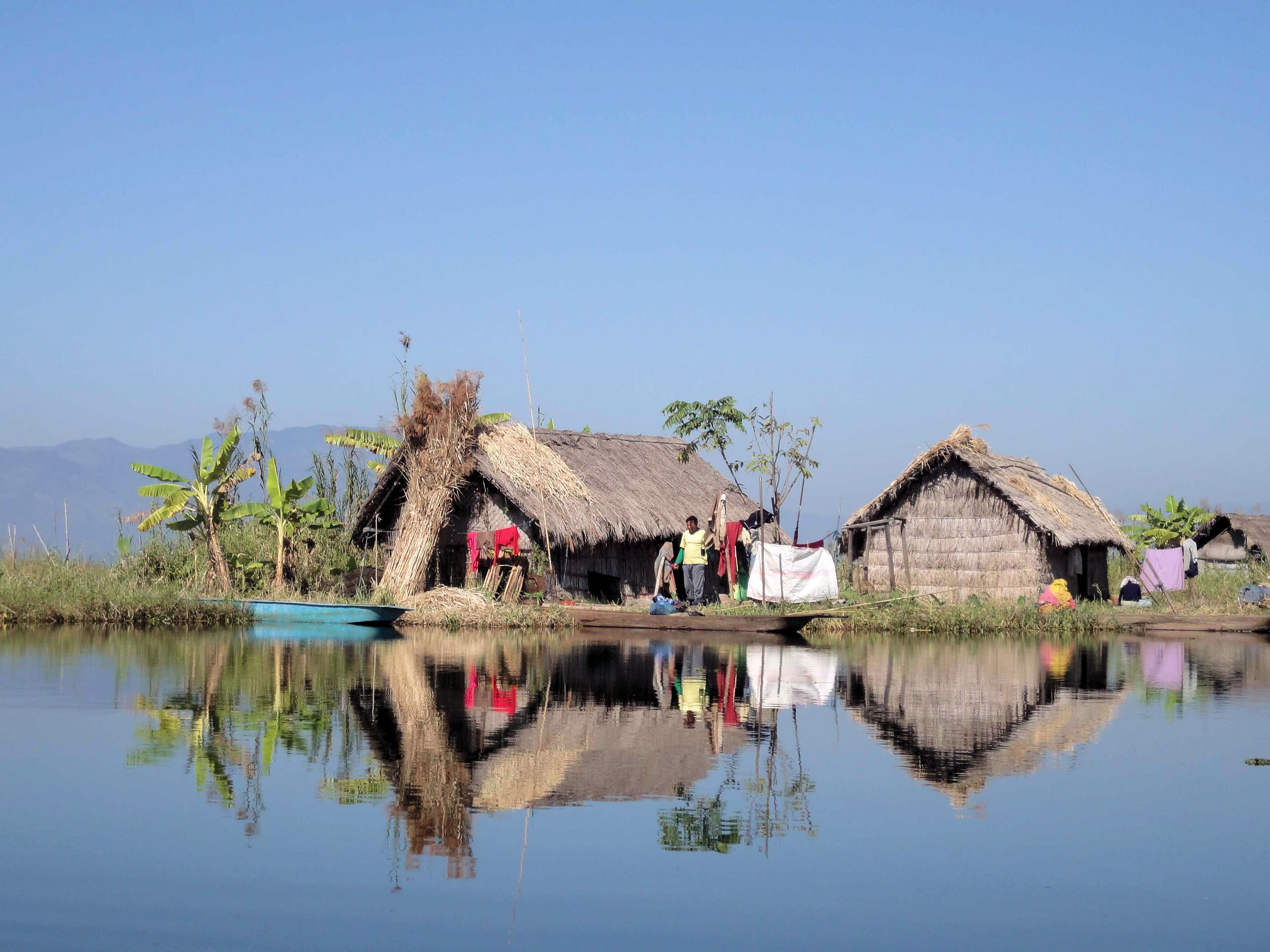 Floating Phum Huts in Loktak lake By Ritesh Kumar Wetlands International