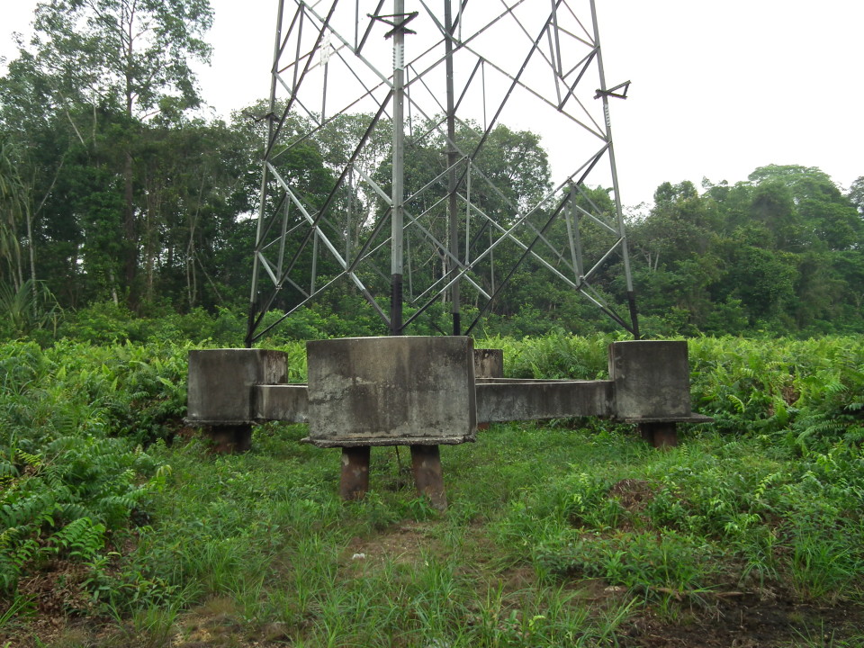 Exposed foundation Subsidence evidence picture taken 2011 - Denise Cheah